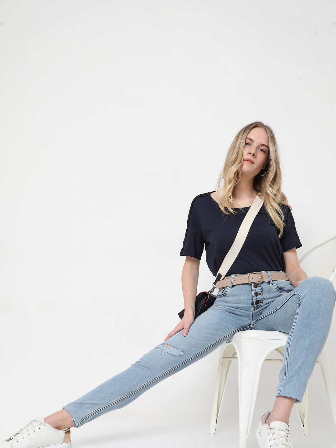 levi's high rise ripped jeans