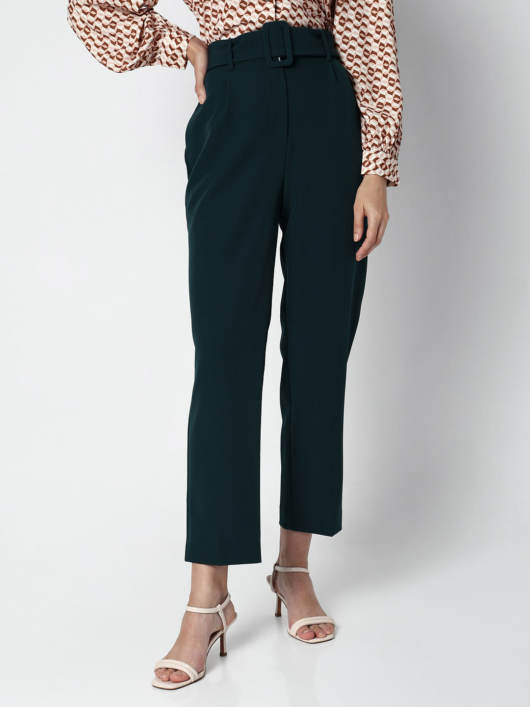 High-waisted trousers for petite women and how to style them