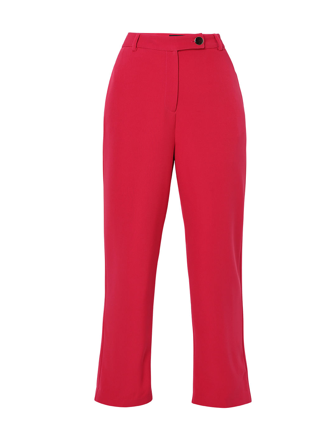 White Shirt In High Waist Red Pant Outfits For Women on Stylevore