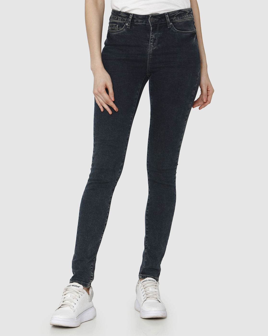 skinny fit jeans