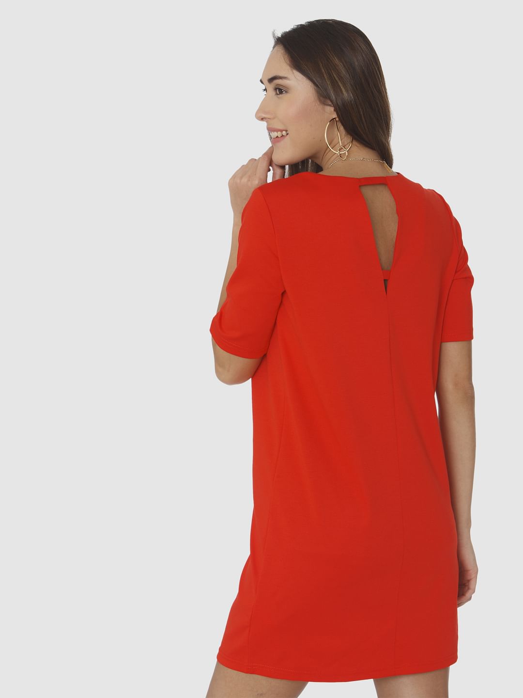 red shift dress with sleeves